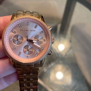 Michael Kors Beautiful Rose Gold Watch!